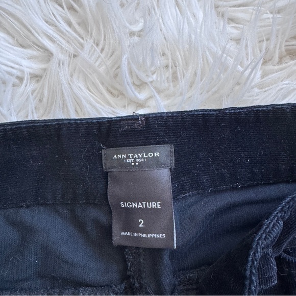 Ann Taylor Signature | Black Straight-Leg Corduroy Pants Size 2 - Picture 11 of 13